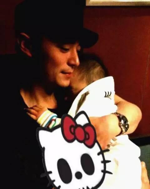 陈妍希霍建华:你这样抱娃 孩子不难受吗?!